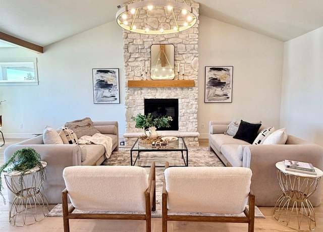 Property at 3322 S Volunteer Pl, Meridian, ID 83642, 5 beds, 3 baths