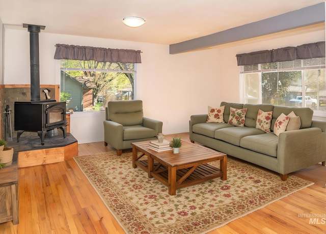 Property at 200 N G St, Orofino, ID 83544, 3 beds, 2 baths