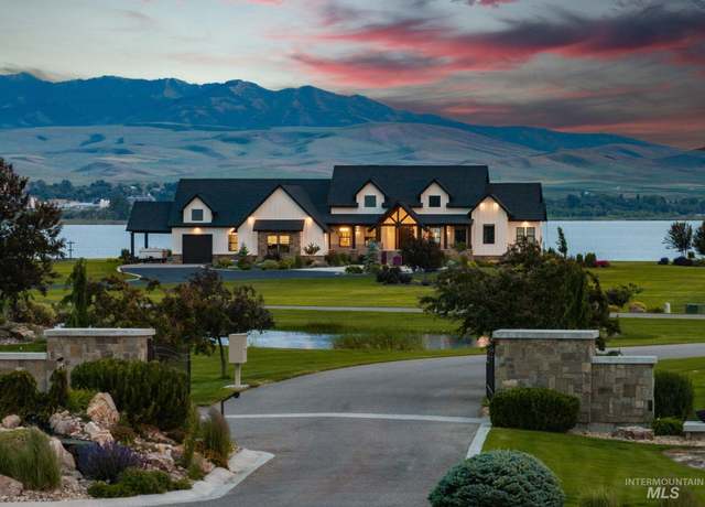 Property at 281 Lakeshore Dr, American Falls, ID 83211, 5 beds, 4.5 baths