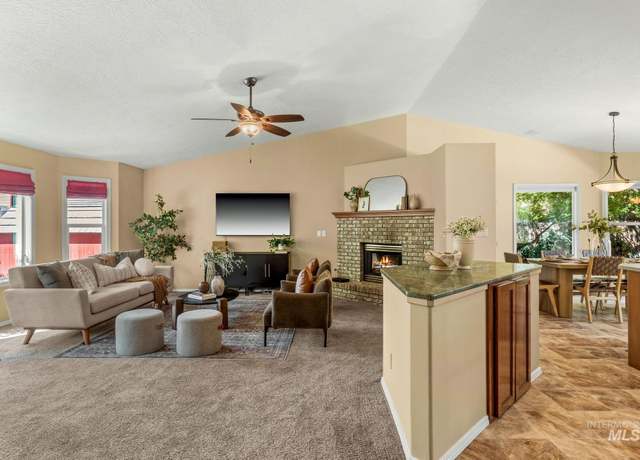 Property at 2160 W Dora Ln, Boise, ID 83702, 3 beds, 2 baths