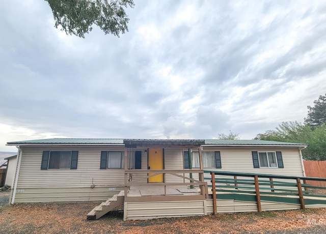 Property at 26460 Court Ln Unit B, Lewiston, ID 83501, 3 beds, 2 baths