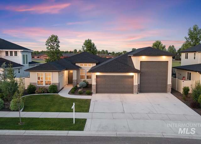 Property at 817 E Territory St, Meridian, ID 83646, 3 beds, 2 baths
