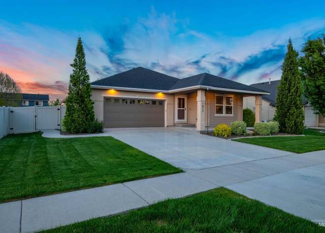 Property at 1072 W Woodbury Dr, Meridian, ID 83646, 4 beds, 2 baths