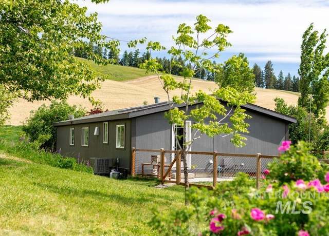 Property at 1722 Genesee Troy Rd, Moscow, ID 83843, 3 beds, 2 baths