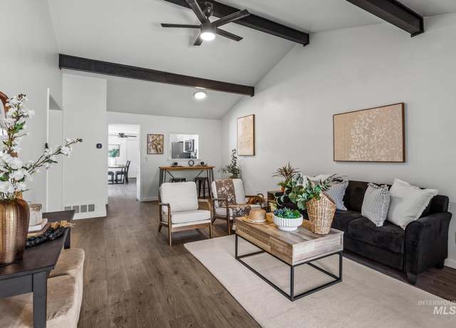 Property at 7223 W Cascade Dr, Boise, ID 83704, 2 beds, 1.5 baths