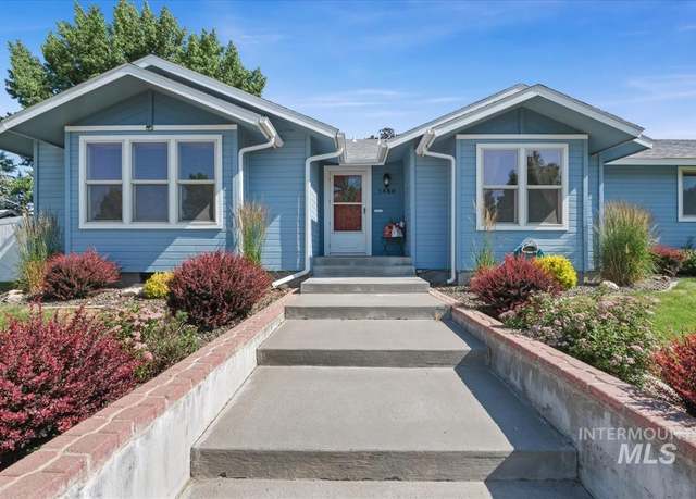 Property at 1460 Fairway Ct, Mountain Home, ID 83647-9999, 5 beds, 3 baths
