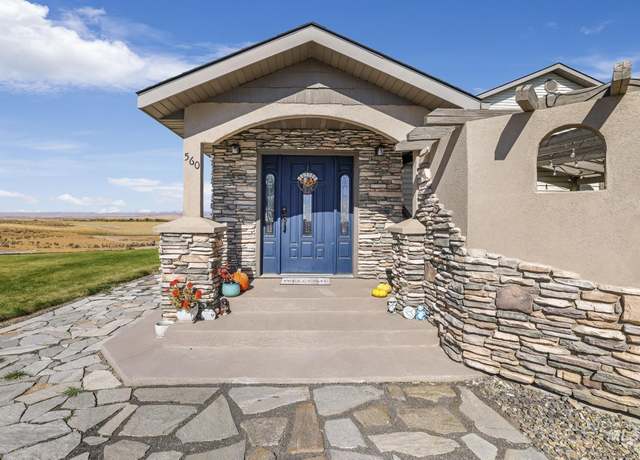 Property at 560 Riverview Dr, Gooding, ID 83330, 4 beds, 2 baths