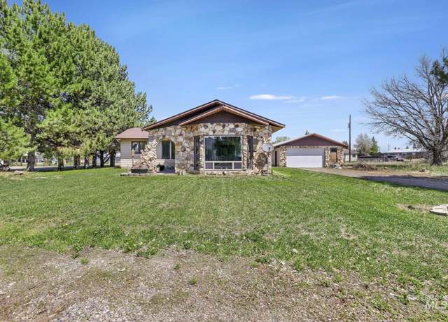 Property at 204 E Kootenai Ave, Richfield, ID 83349, 3 beds, 2 baths