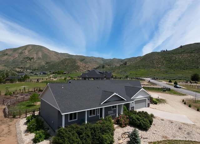 Property at 15 Camas Dr, Boise, ID 83716, 3 beds, 2 baths