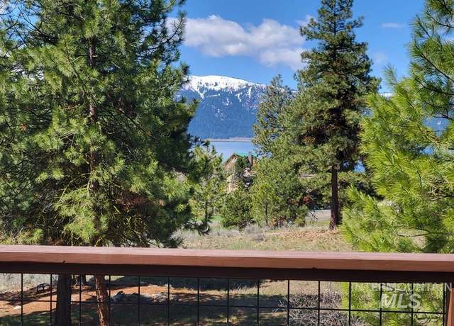 Property at 32 Mountain Air Dr, Cascade, ID 83611, 1 bed, 1.5 baths