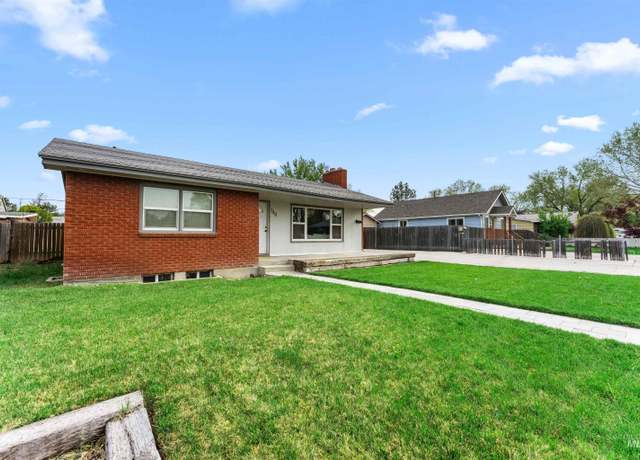 Property at 140 Blaine Ave, Nampa, ID 83651, 4 beds, 2 baths