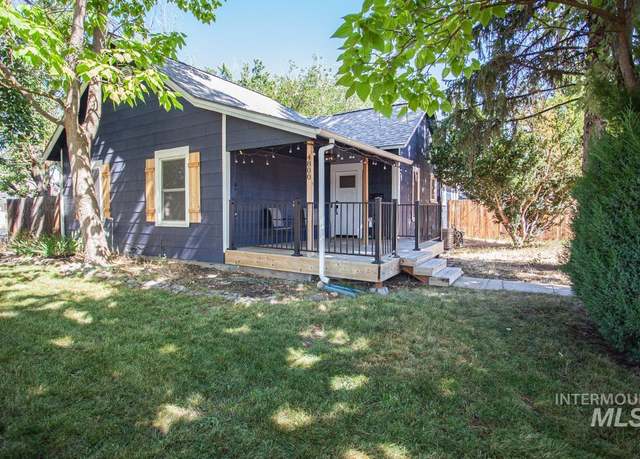 Property at 4800 W Franklin Rd, Boise, ID 83705, 4 beds, 2 baths