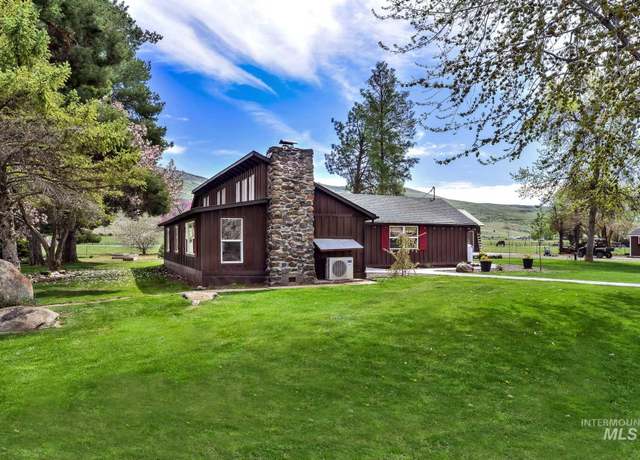 Property at 8000 Kirkpatrick Rd, Sweet, ID 83670, 3 beds, 2 baths