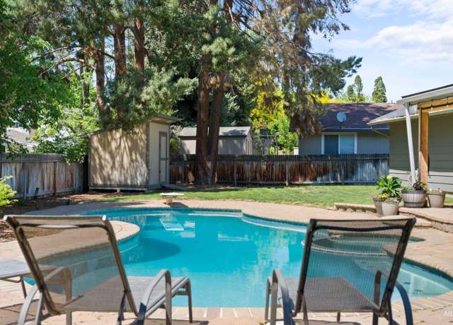 Property at 2807 S Autumn Dr, Boise, ID 83706, 3 beds, 2 baths