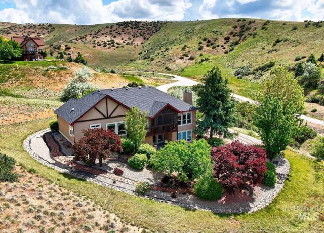 Property at 16089 N Basin Way, Boise, ID 83714, 4 beds, 3 baths