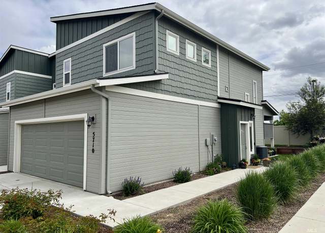 Property at 5710 Cherry, Nampa, ID 83687-9498, 2 beds, 2.5 baths