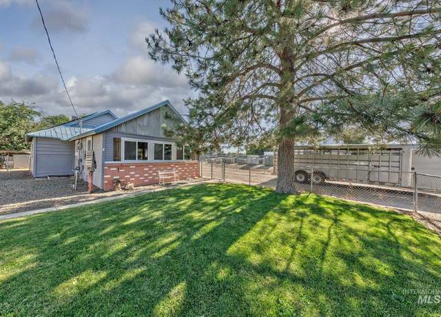 Property at 1025 W Galloway Ave, Weiser, ID 83672-1136, 2 beds, 1 bath