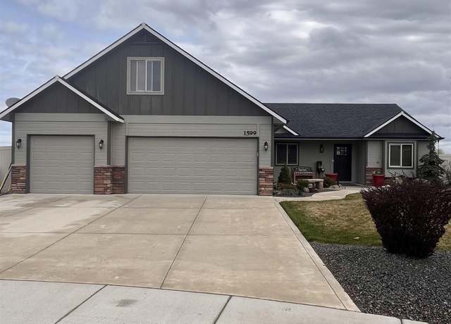 Property at 1599 Fairway St, Middleton, ID 83644, 3 beds, 2 baths