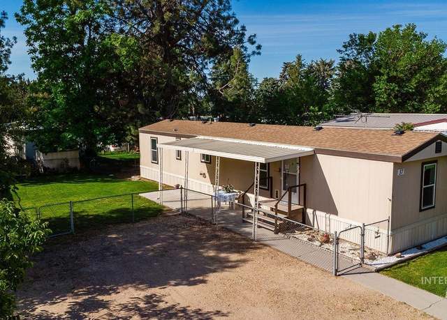 Property at 1220 N 4th St #37, Parma, ID 83660, 2 beds, 1 bath