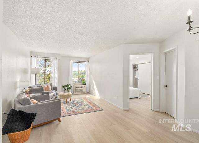Property at 122 N Washington Unit 2C, Moscow, ID 83843, 1 bed, 1 bath