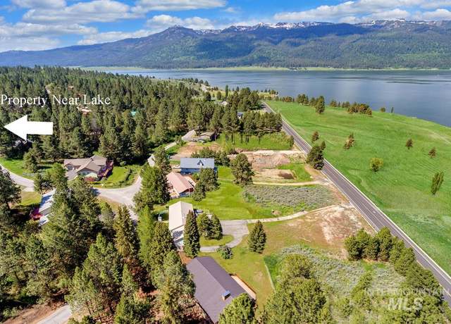 Property at 903 Divot Cir, Cascade, ID 83611