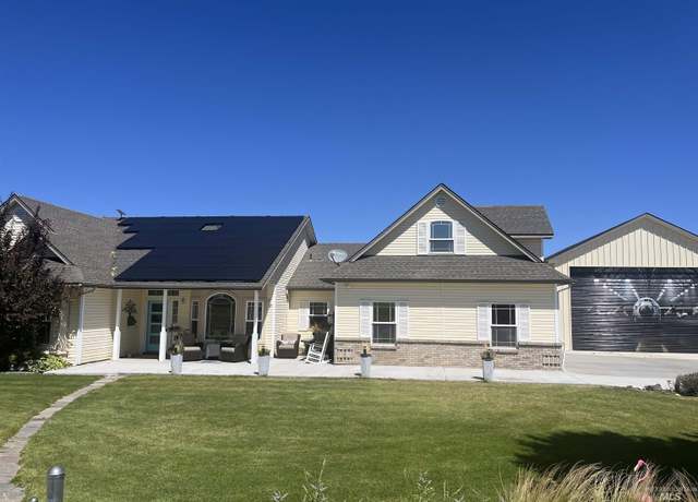 Property at 9650 Kemp Rd, Middleton, ID 83644, 4 beds, 3.5 baths