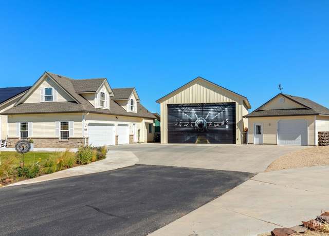 Property at 9650 Kemp Rd, Middleton, ID 83644, 4 beds, 3.5 baths