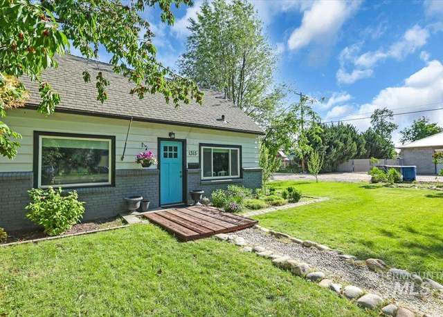 Property at 1315 E Lincoln Ave, Nampa, ID 83686, 3 beds, 1 bath