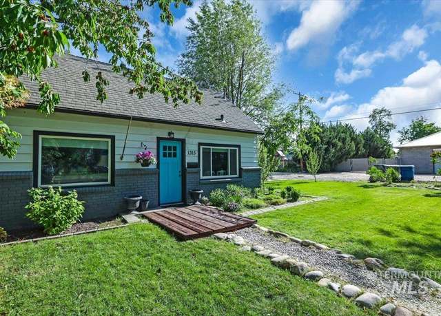 Property at 1315 E Lincoln Ave, Nampa, ID 83686, 2 beds, 1 bath