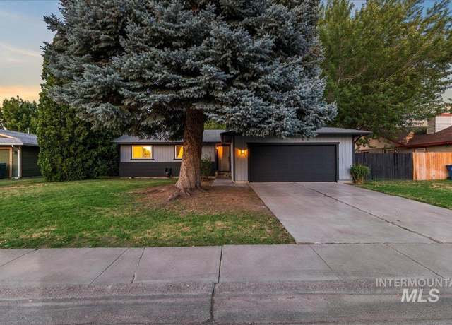Property at 830 S Haskett St, Mountain Home, ID 83647-3309, 3 beds, 2 baths