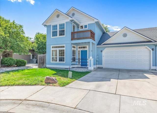 Property at 2910 N Saint James Pl, Boise, ID 83703, 2 beds, 2 baths
