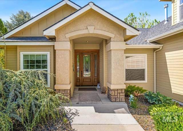 Property at 4635 W White Ash Dr, Meridian, ID 83646, 3 beds, 2.5 baths