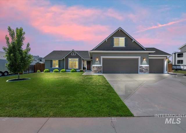 Property at 645 SW Nugget St, Mountain Home, ID 83647-5262, 4 beds, 2 baths