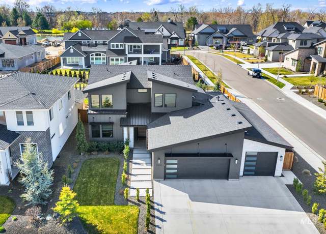 Property at 7929 W Deerfawn Ln, Eagle, ID 83616, 4 beds, 3 baths