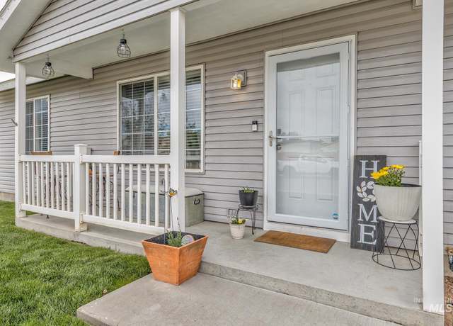 Property at 2601 Winesap Ave, Fruitland, ID 83619, 3 beds, 2 baths