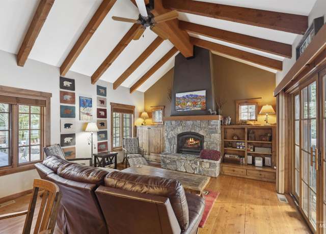 Property at 23 Rock Creek Ct, Donnelly, ID 83615, 2 beds, 2.5 baths