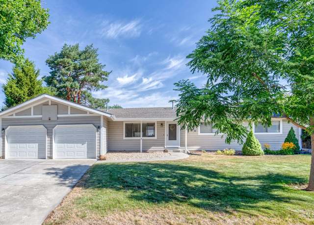 Property at 10350 W Skycrest Dr, Boise, ID 83704, 3 beds, 2 baths