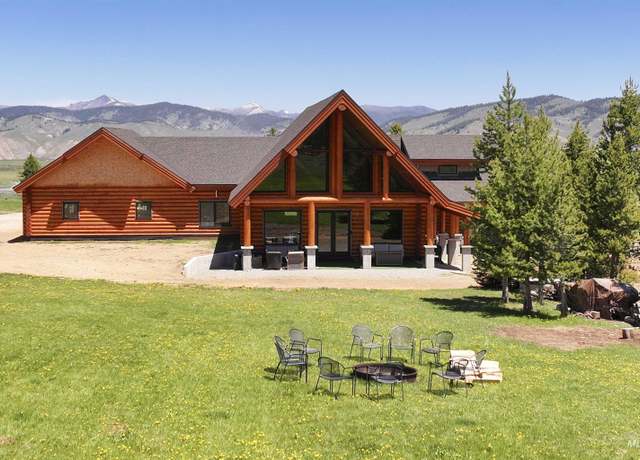 Property at 3050 Merritt Ln, Stanley, ID 83278, 3 beds, 4 baths
