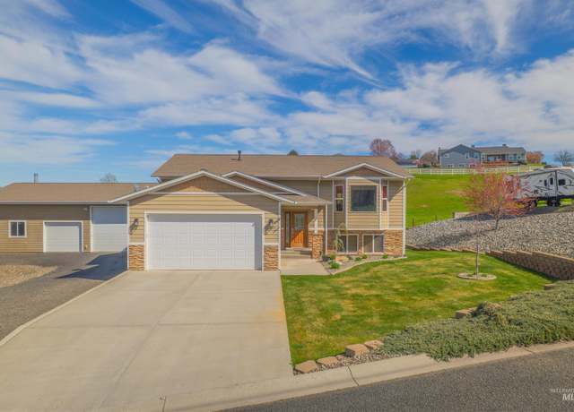 Property at 2245 Pitchstone Dr, Clarkston, WA 99403, 4 beds, 3 baths
