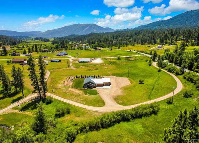 Property at 20 Stowa Way, Garden Valley, ID 83622, 3 beds, 2.5 baths