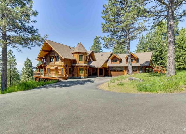 Property at 1050 Greenview Ln, Moscow, ID 83843-8726, 7 beds, 5.5 baths