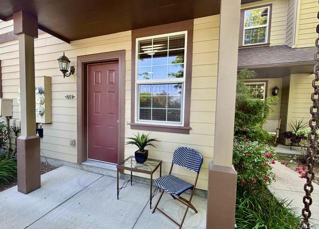 Property at 1274 E Winding Creek Dr, Eagle, ID 83616, 2 beds, 2 baths