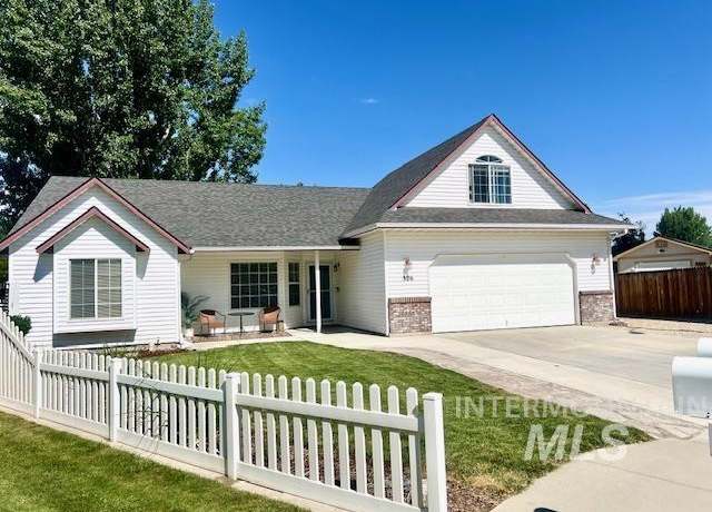 Property at 326 7th St, Middleton, ID 83644, 4 beds, 2 baths