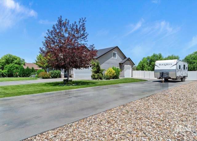 Property at 1616 S Secretariat Way, Nampa, ID 83686, 4 beds, 3 baths
