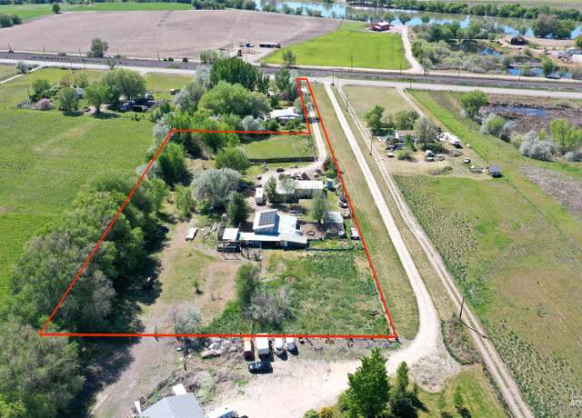 Property at 12230 Highway 95, Payette, ID 83661, 3 beds, 2 baths