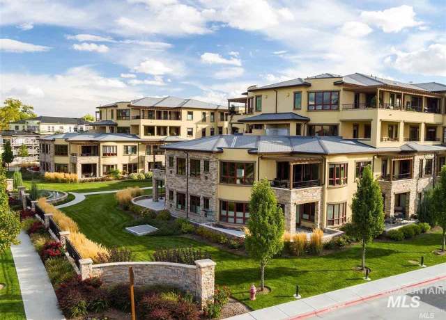 Property at 3059 W Crescent Rim Drive #201 #201, Boise, ID 83706, 2 beds, 2.5 baths
