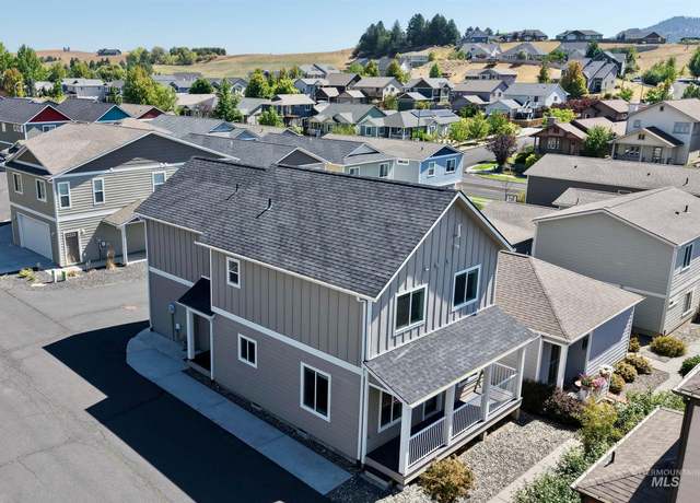 Property at 1121 Sundial Ln, Moscow, ID 83843, 3 beds, 2 baths