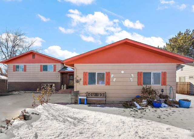 Property at 87 S Heather Dr, Nampa, ID 83651, 4 beds, 2.5 baths