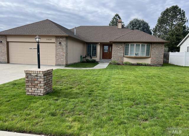 Property at 1439 Fernlee St, Emmett, ID 83617, 3 beds, 2 baths