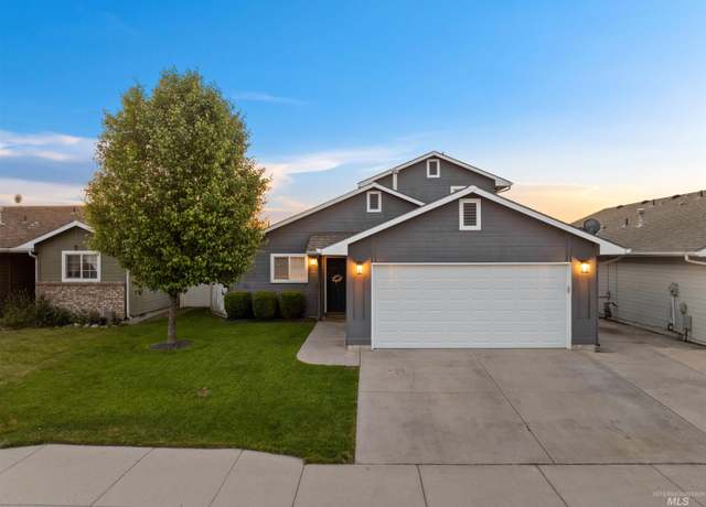 Property at 200 N Sunbird Ave, Kuna, ID 83634, 3 beds, 2 baths
